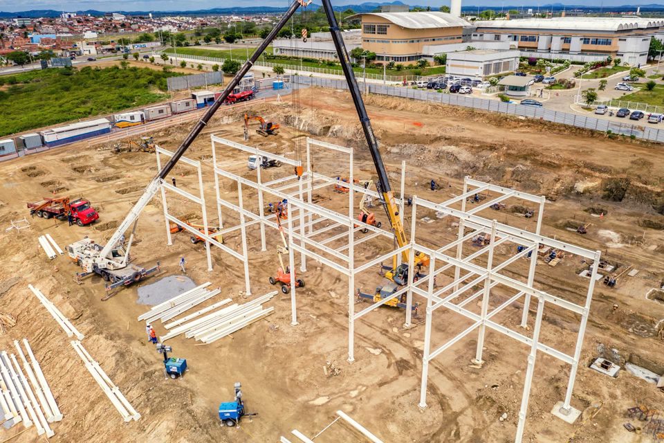 Steel portal frame warehouse under construction